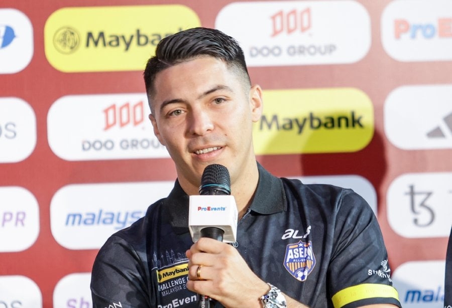 Sergio Aguero join DPMM