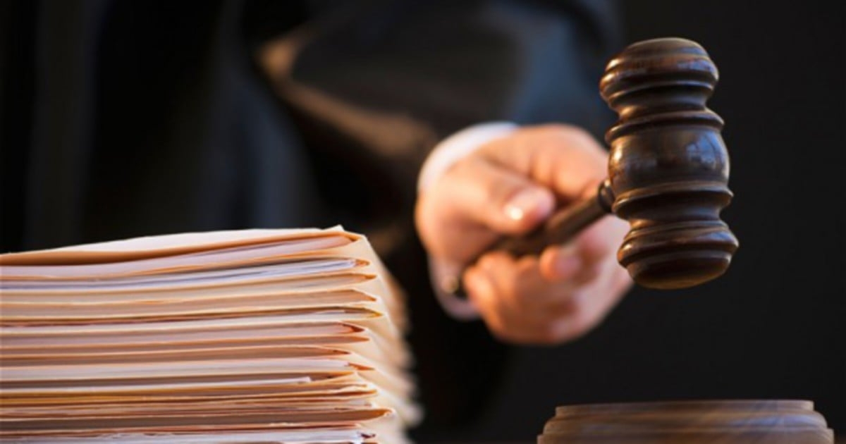 Airport staff fined for 'Superman' antics on highway
