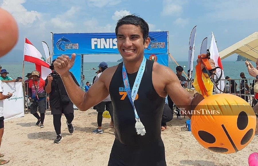 Syed Saddiq completes 4km swim at Langkawi fest