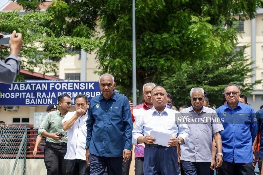 Perak MB overcome with emotion, offers condolences, financial aid