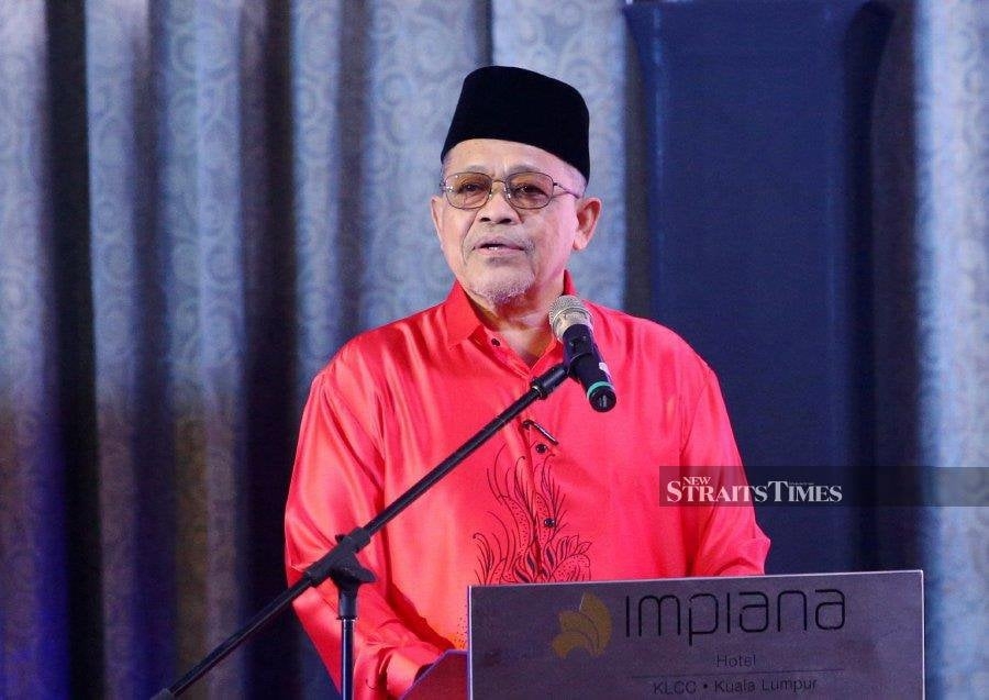 Shahidan faces challenge from 3 men for MA's top post