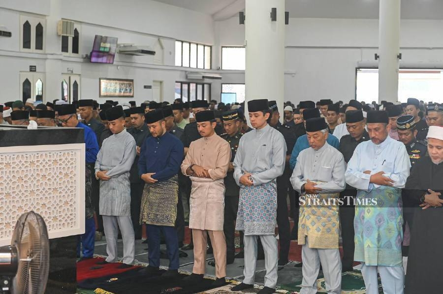 Al-Sultan Abdullah leads Aidiladha observance in Pahang