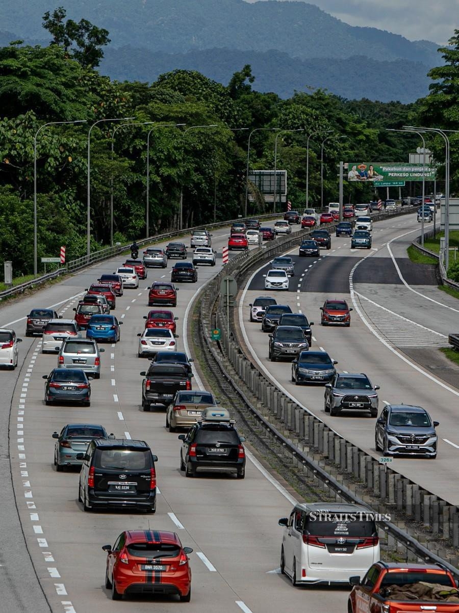 Heavy traffic on major highways as travellers return to Klang Valley