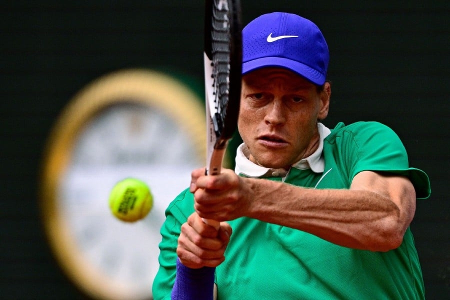 Sinner tackles Djokovic as Alcaraz eyes return to French Open final