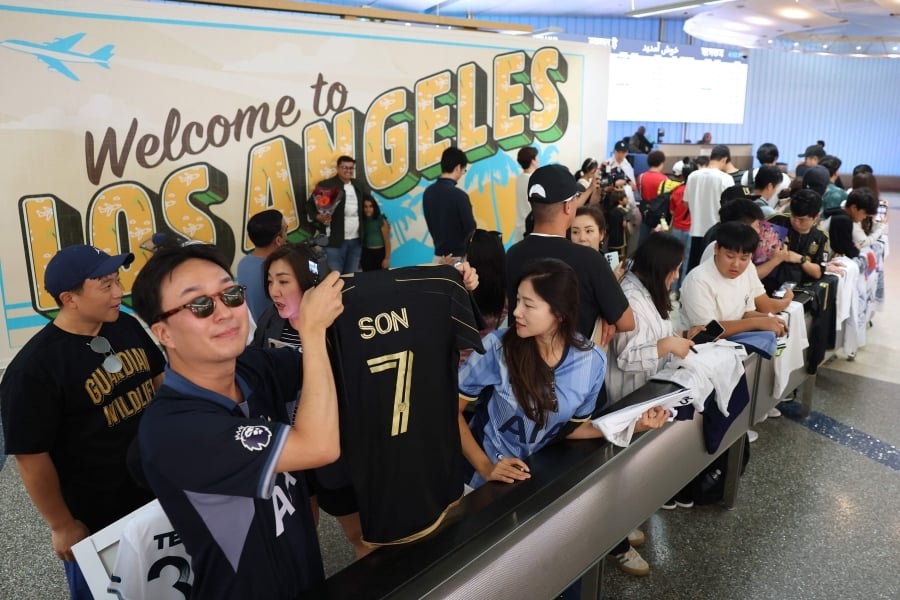 South Korea's Son draws fans to LA airport
