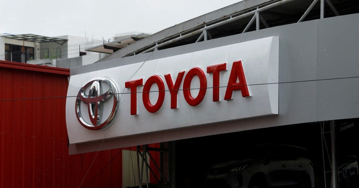 Toyota Industries sinks after parent's takeover bid misses expectations