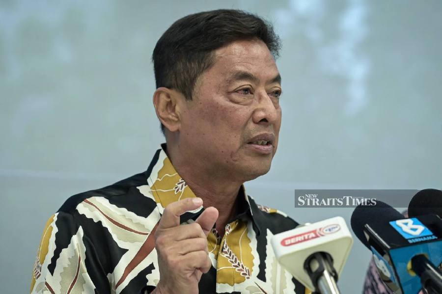 Azam: Leak of confidential info plugged with arrests of intelligence officers