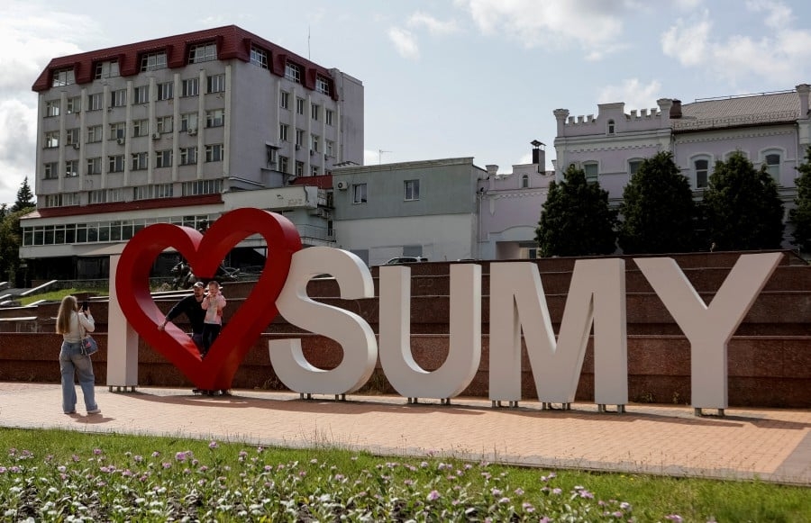 Sumy residents weigh chances as Russian troops approach Ukrainian city