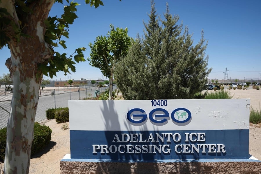 US migrant raids spark boom for private detention providers