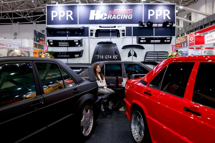 Trump to exempt carmakers from some US tariffs