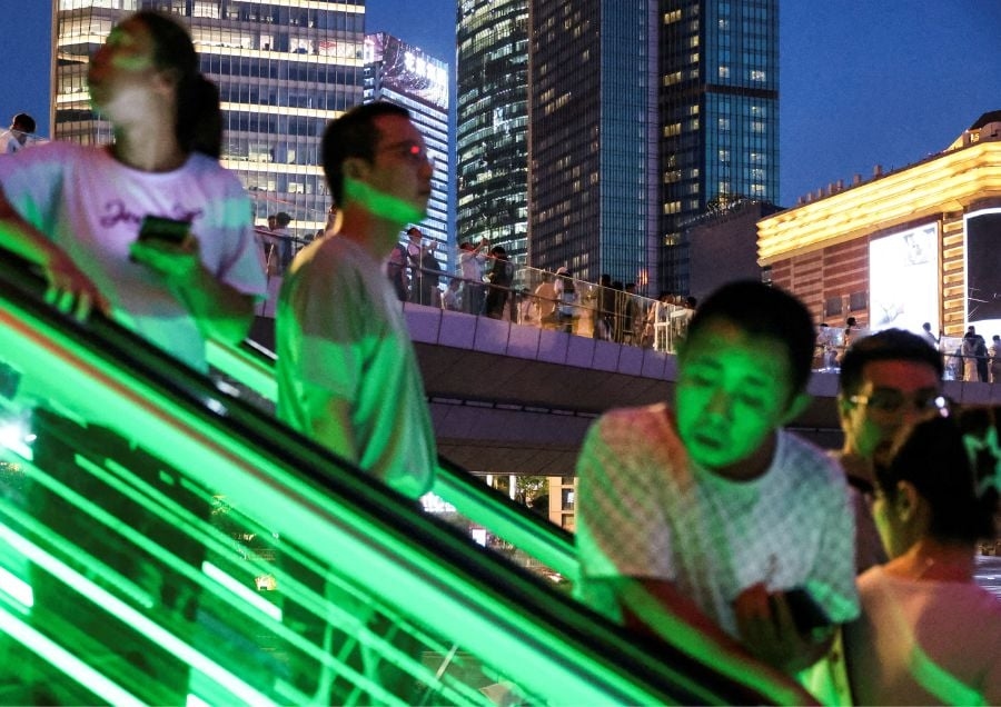 China's weak job market stirs boom-era nostalgia on social media