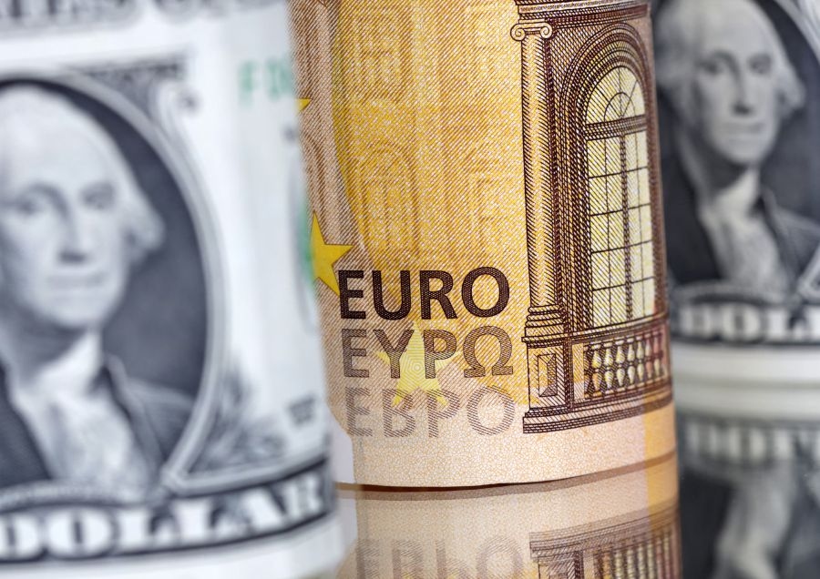 Dollar strengthens after US and EU agree to tariff deal