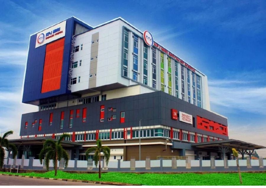 KPJ Healthcare shares fall to one-month low, volume at year high
