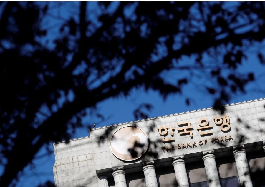 Bank of Korea board members saw more interest rate cuts necessary