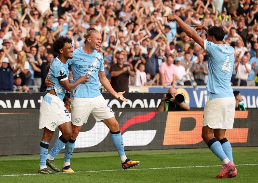 Haaland fires Man City to opening win at Wolves