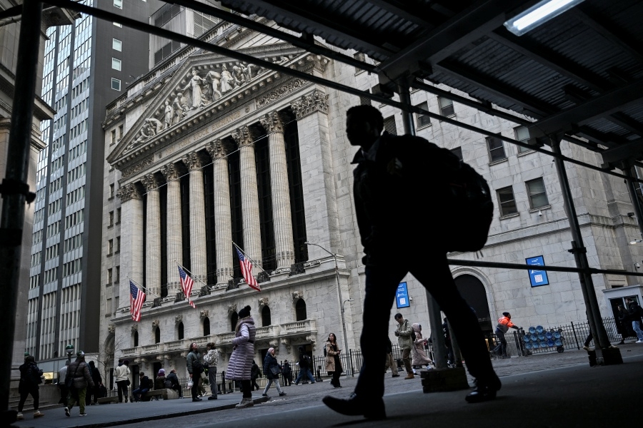 Wall Street ends up with Nvidia, appeals court reinstates Trump tariffs