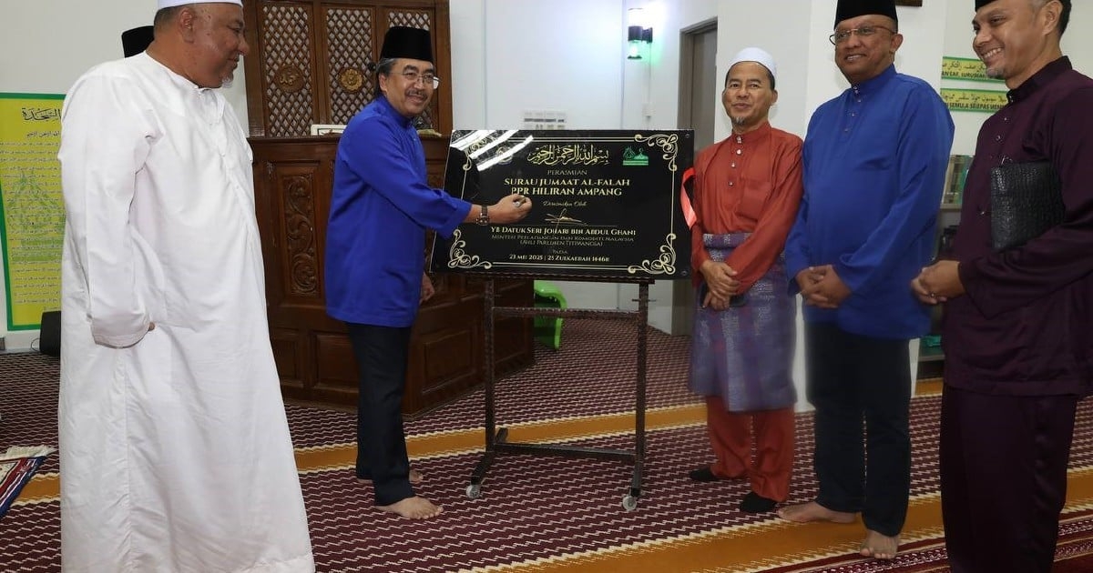 Johari: Keep politics out of mosques and surau