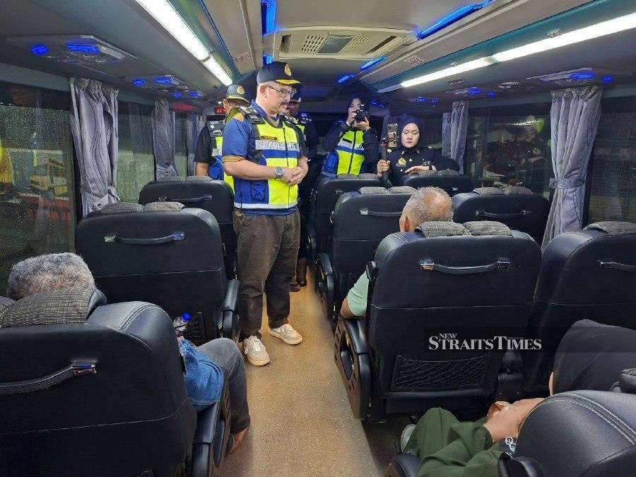 10 express bus passengers fined for not wearing seat belts in Kelantan