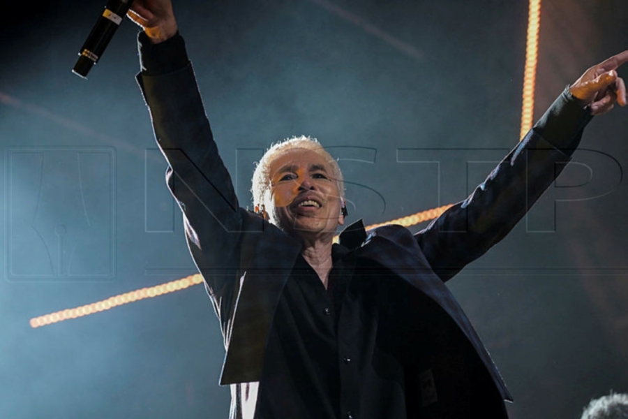 #SHOWBIZ: Non-stop musical magic from a groovy grandpa