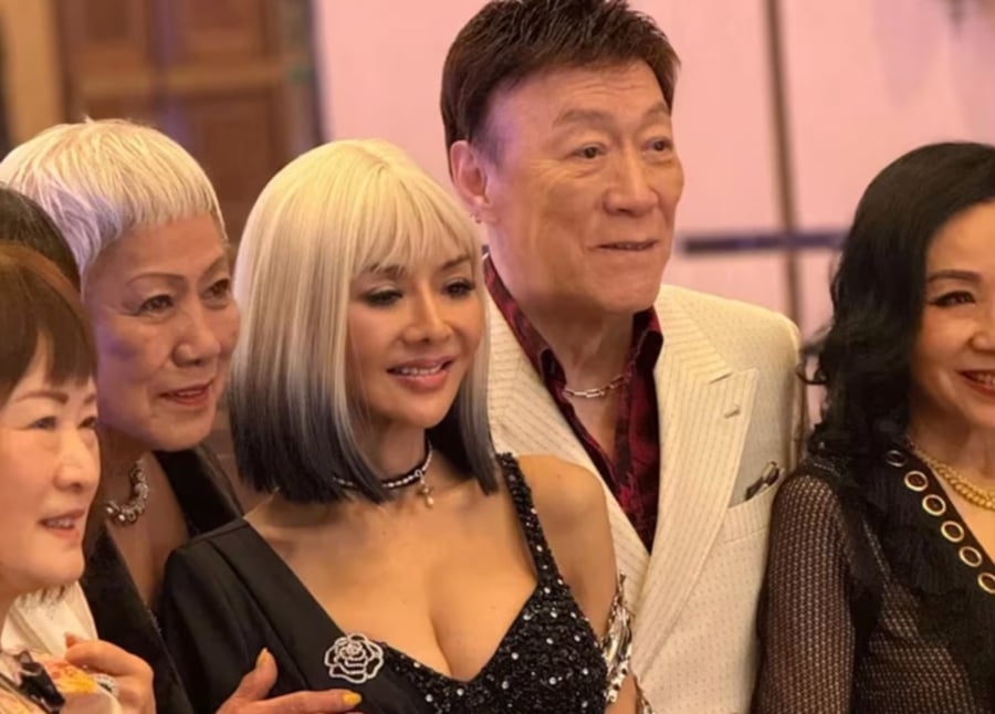 #SHOWBIZ: HK star Amy Yip receives Malaysian award during her birthday bash