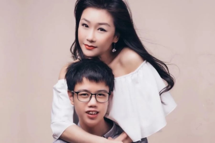#SHOWBIZ: HK-based actress Angie Cheong tearfully reflects on hardship of being a single mum