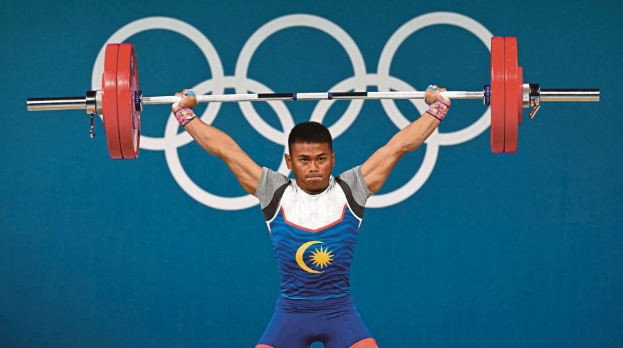 Aniq scores new snatch national record but falls short in clean and jerk