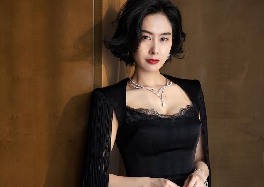 #SHOWBIZ: HK actress Athena Chu, 53, stuns with timeless beauty