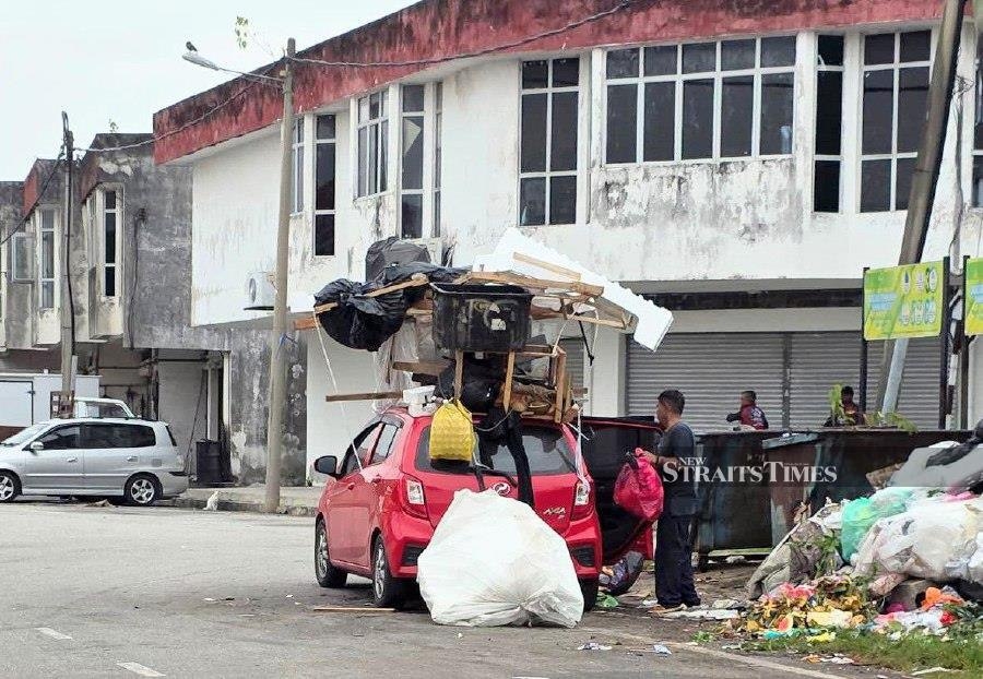 Axia driver in viral overloaded car video had head injury, say cops