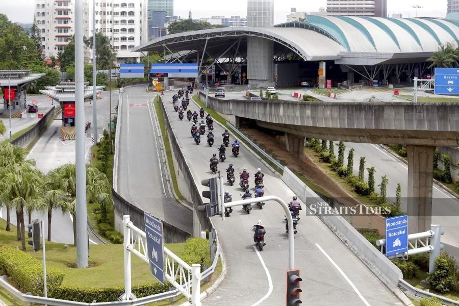Congestion at Johor CIQ as autogate glitch slows entry for foreign travellers
