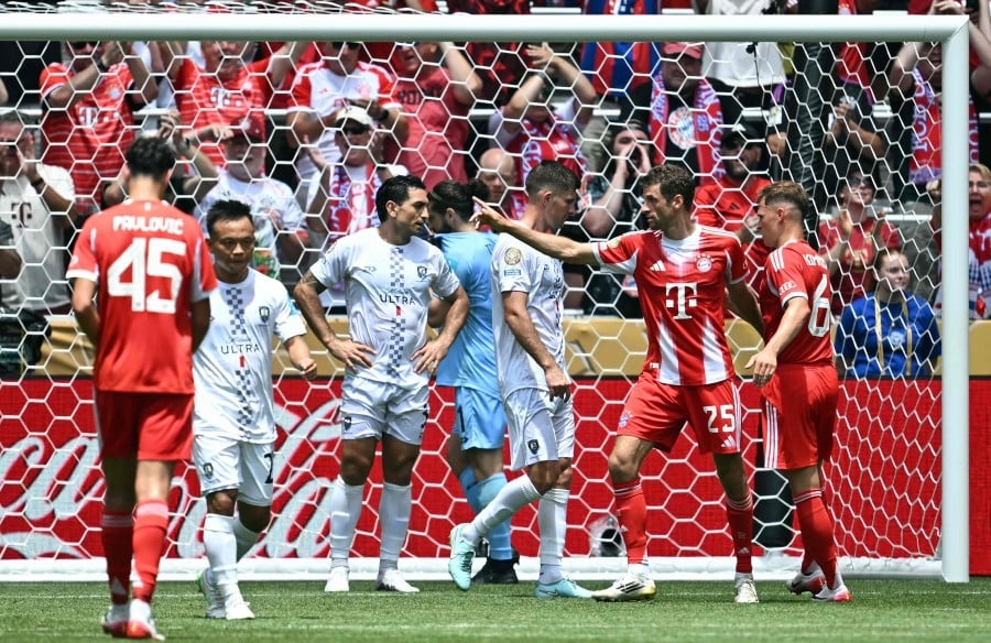 German great Mueller signs with MLS Whitecaps