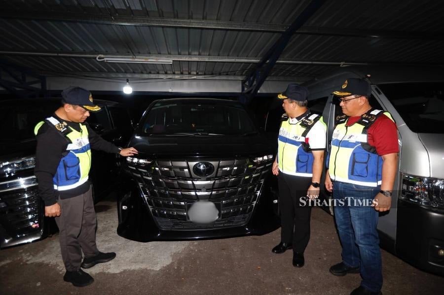 RTD seizes four Singapore-registered vehicles for illegal e-hailing