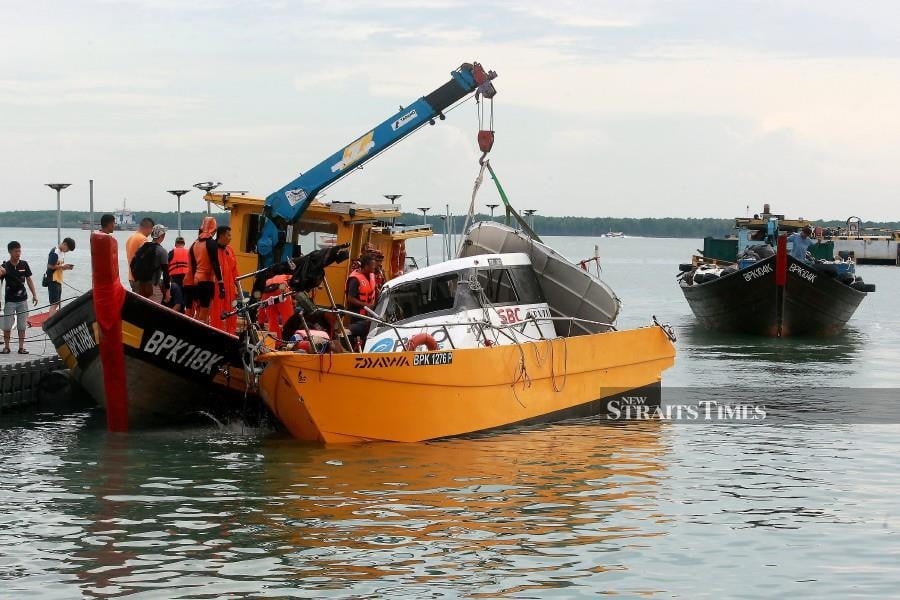 Capsized boat victims believed not wearing life jackets