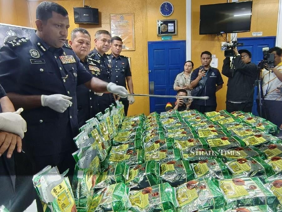 Car on drug distribution round in Kuching busted, syabu worth RM3mil seized