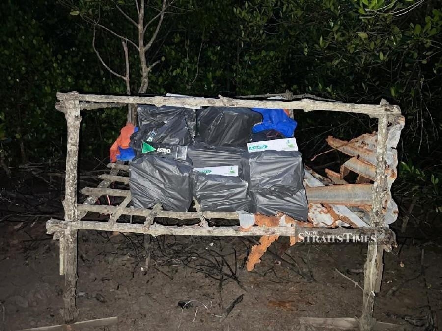 Marine police seize 387 cartons of smuggled cigarettes in Lahad Datu
