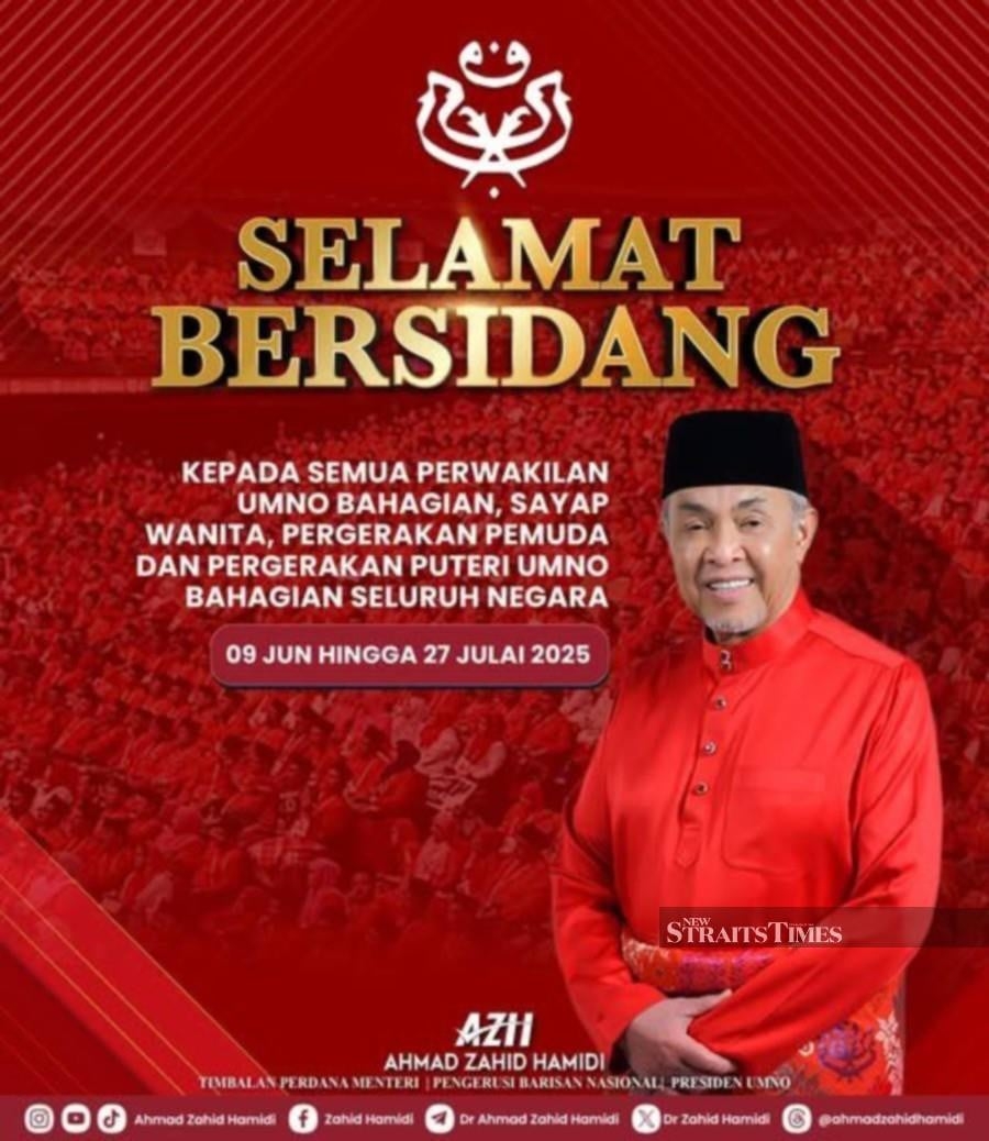 Delegates from Umno divisions, Wanita, Youth and Puteri arrive for party divisional delegates' meeting