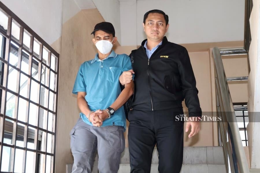 Mersing cop charged with taking RM1,000 bribe in crash probe