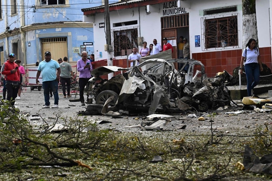 24 bomb and gun attacks shake Colombia, 7 dead