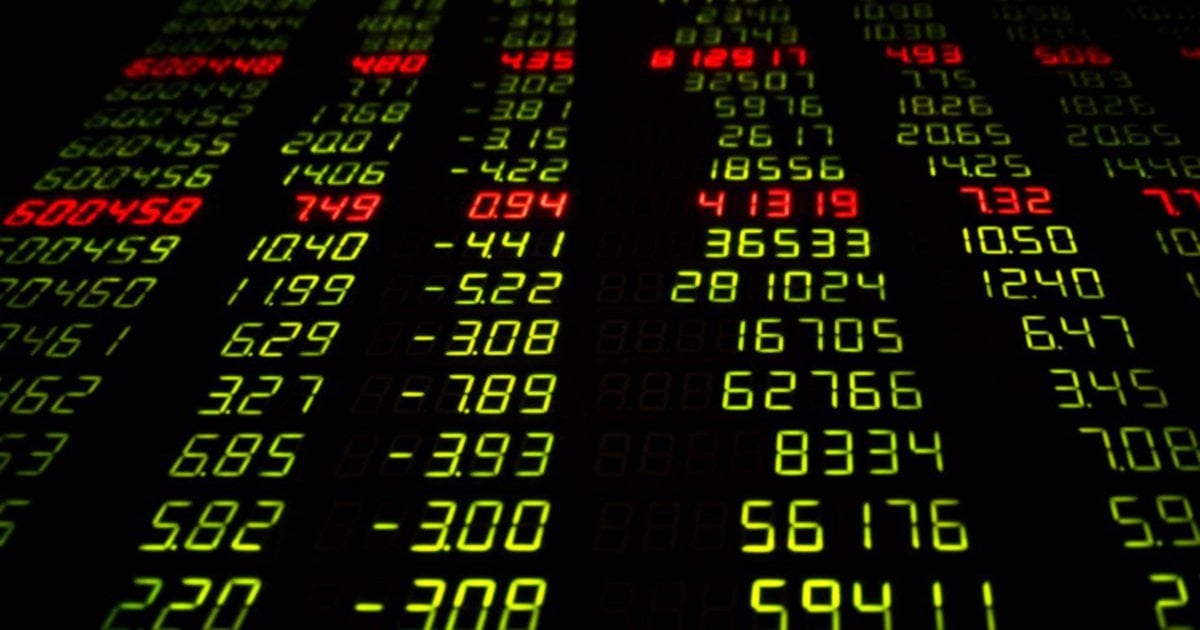 China, Hong Kong stocks weaken as US tariff deadline looms