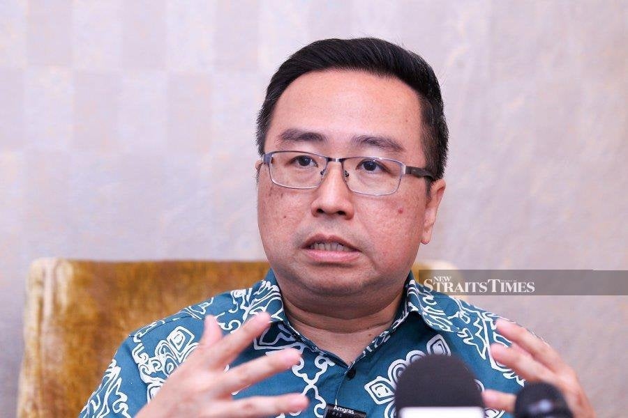 Cabinet to act against "irresponsible politicians" over upside-down flag incident, says minister