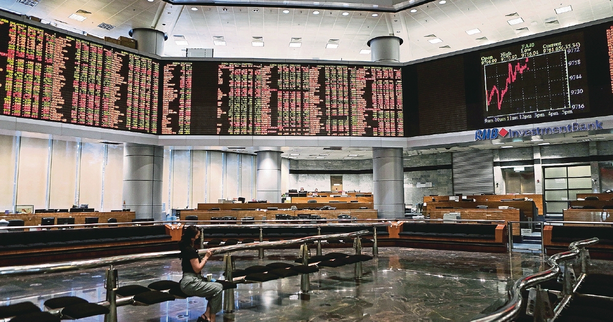 Bursa Malaysia ends lower in line with regional markets
