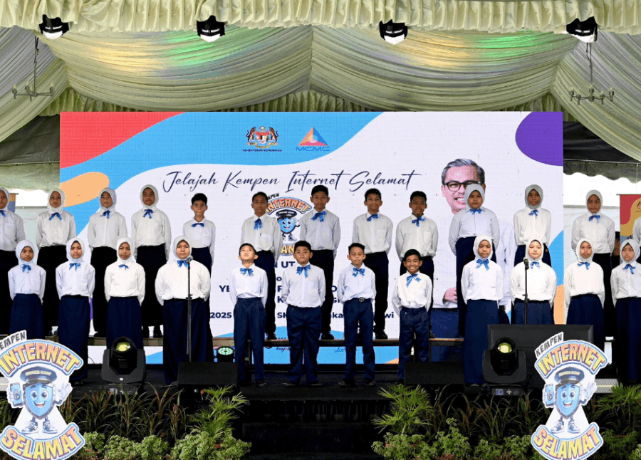 Govt rolls out three-year internet safety drive