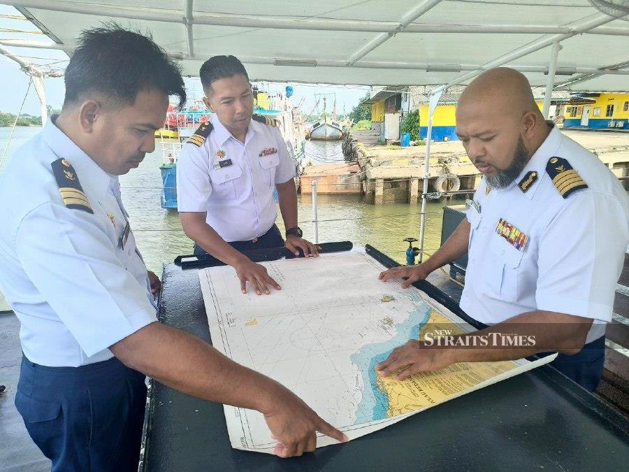 Foreign vessels use stealth tactics to harvest sea cucumbers illegally in Kelantan waters