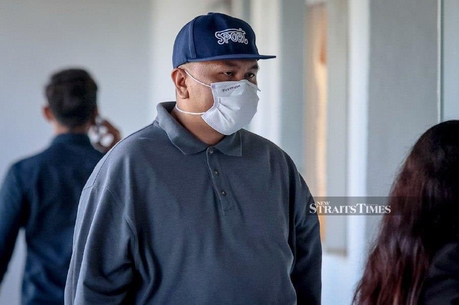 RM800k varsity scam: Ex-registrar claims trial to falsifying documents