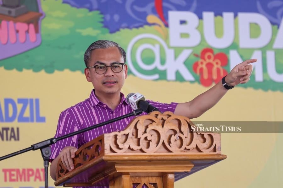 Fahmi covers relocation costs for Pantai Dalam fire victims