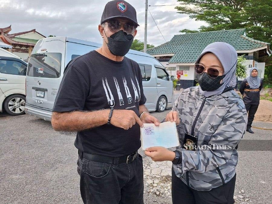 Kelantan Immigration uncovers use of fake passport stamps by worker agents