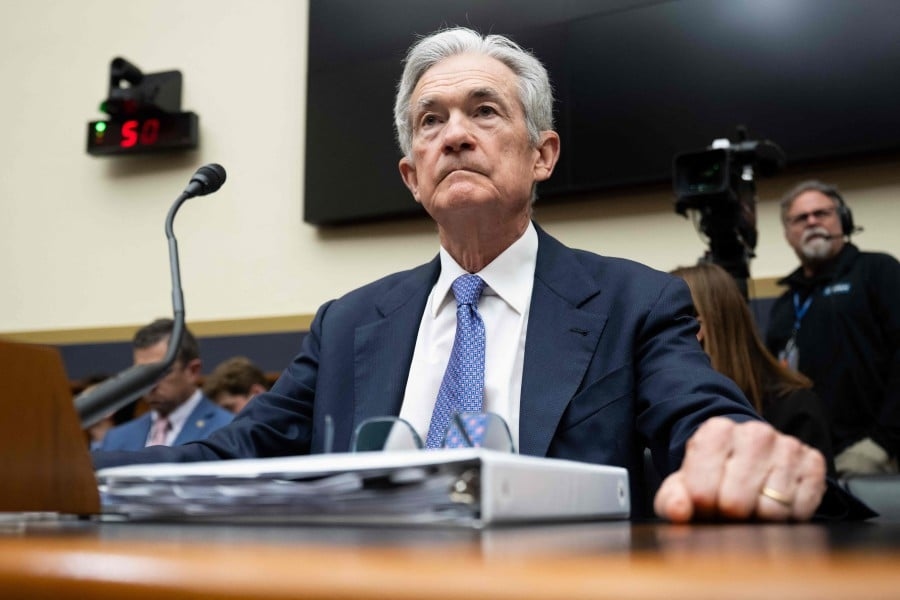 US Fed chair signals no rush for rate cuts despite Trump's pressure