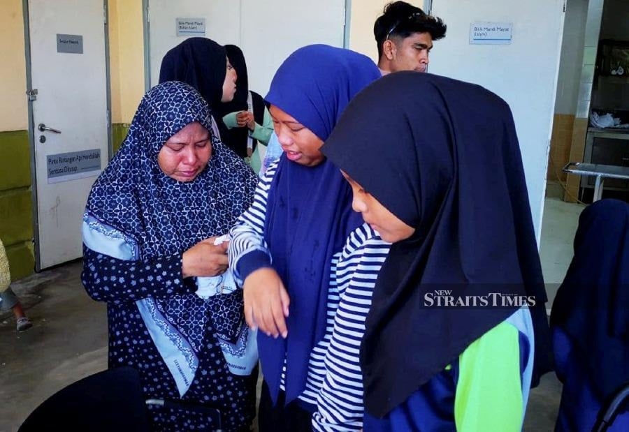 Grandma receives heartbreaking call moments after fatal Pekan crash