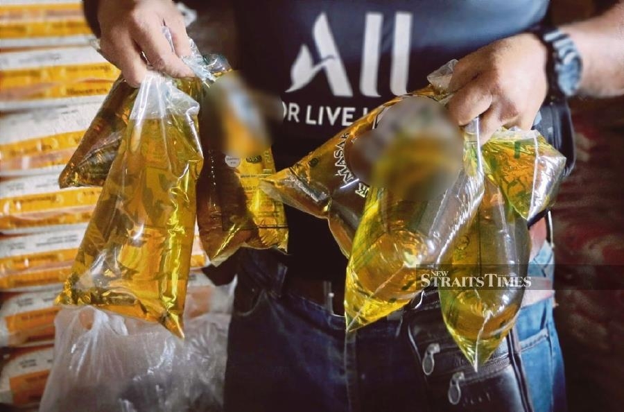 Sandakan firm probed for supplying subsidised cooking oil to unapproved premises
