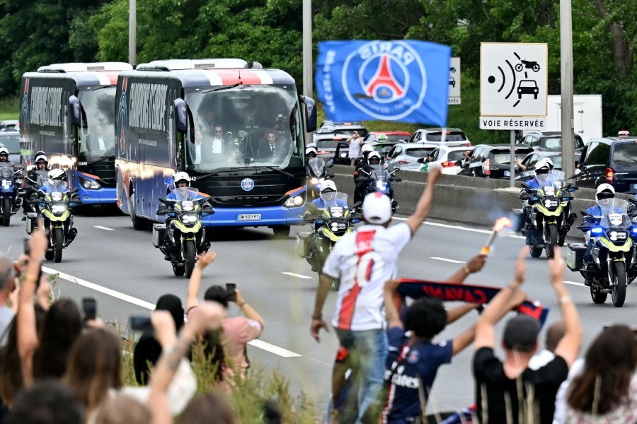 European champions PSG land back in Paris ahead of victory parade