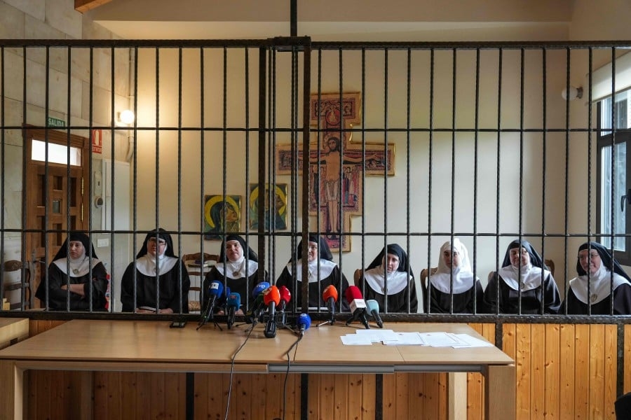 Excommunicated Spanish nuns defy Catholic Church eviction order